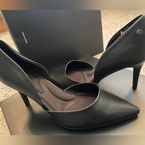 New Vera Wang Black Pumps/Heels